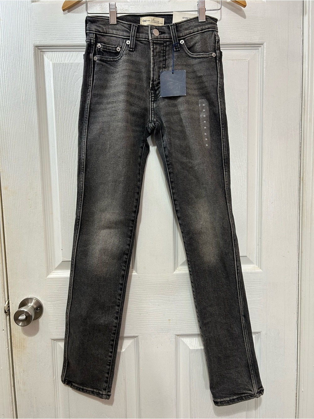 NWT Gap 1969 High Rise Slim Straight Jeans Womens 25 Black Washed Stretch Denim